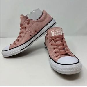 Converse Low Top Sneakers in Rose Pink